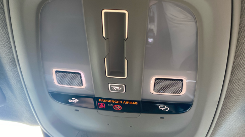 Volvo XC40 2.0 B4P Ultra Dark 5dr Auto Petrol Estate